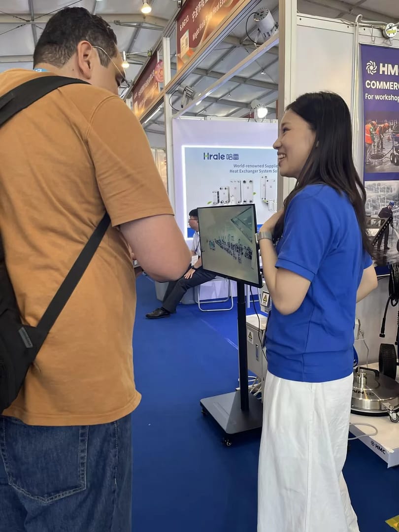Introducing HMC equipment and answering product questions.