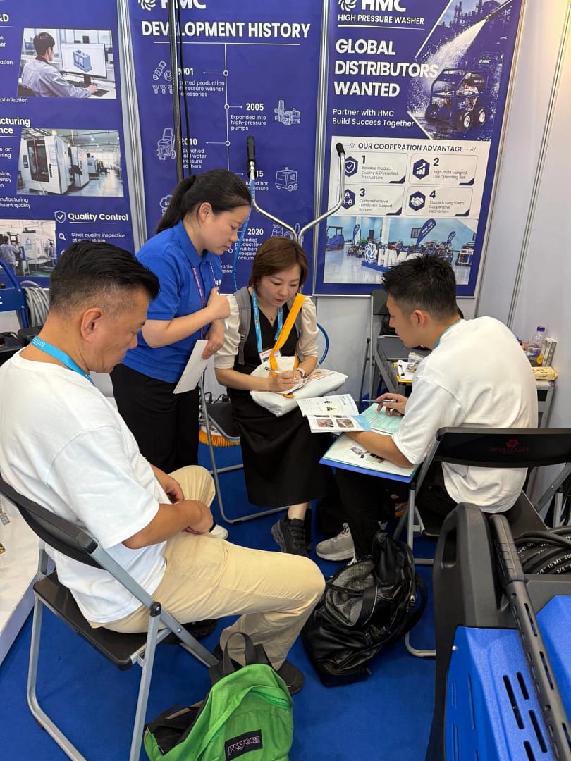 Conversations with visitors about products and cooperation.